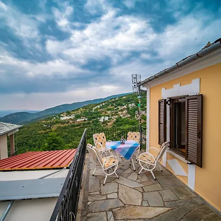 Liana's Dollhouse In Agios Georgios Nilias, Pelion * 沃洛斯